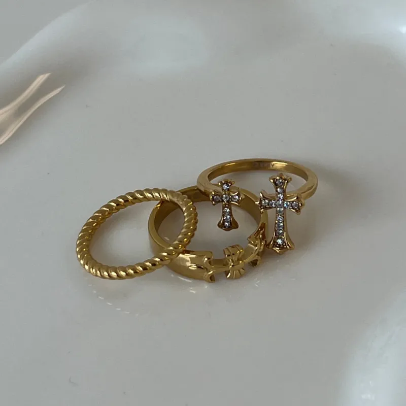 Cross My Heart Ring^Evry Jewels Outlet